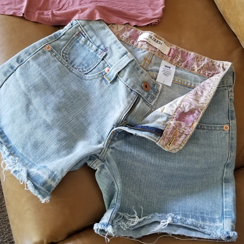 WOMENS LEVIS SLOUCH JEAN SHORTS